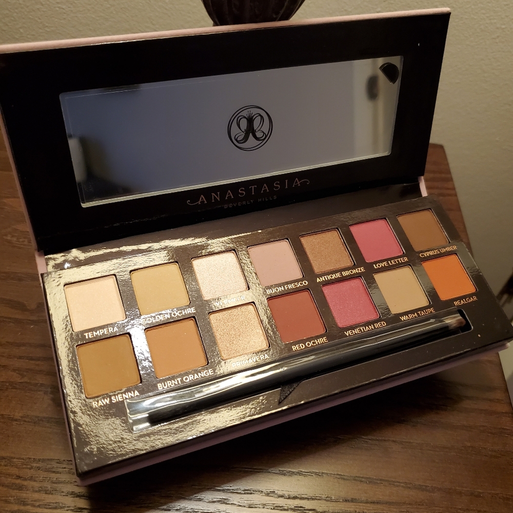 New Anastasia Modern Renaissance Eye Shadow Palette